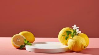 Ni 'tupper' ni papel film: el sencillo truco para conservar los limones cortados mucho más tiempo