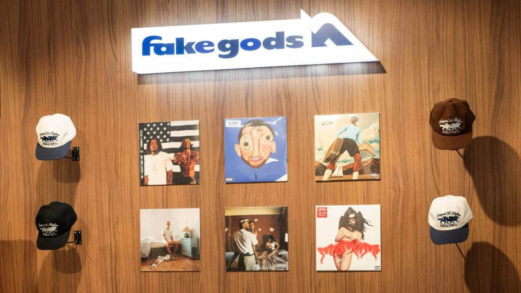 Tienda Fake gods.