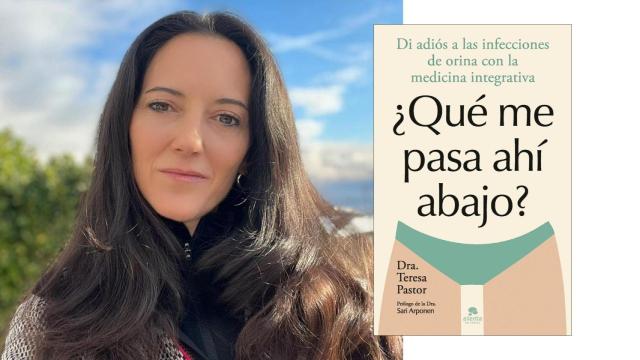 Teresa Pastor y la portada de su libro