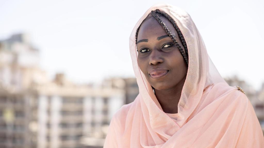 La refugiada sudanesa Nada Fadol, de 31 años y ganadora regional del Premio Nansen para los Refugiados de ACNUR 2024 para Oriente Medio y Norte de África, reside en Egipto desde 2015.