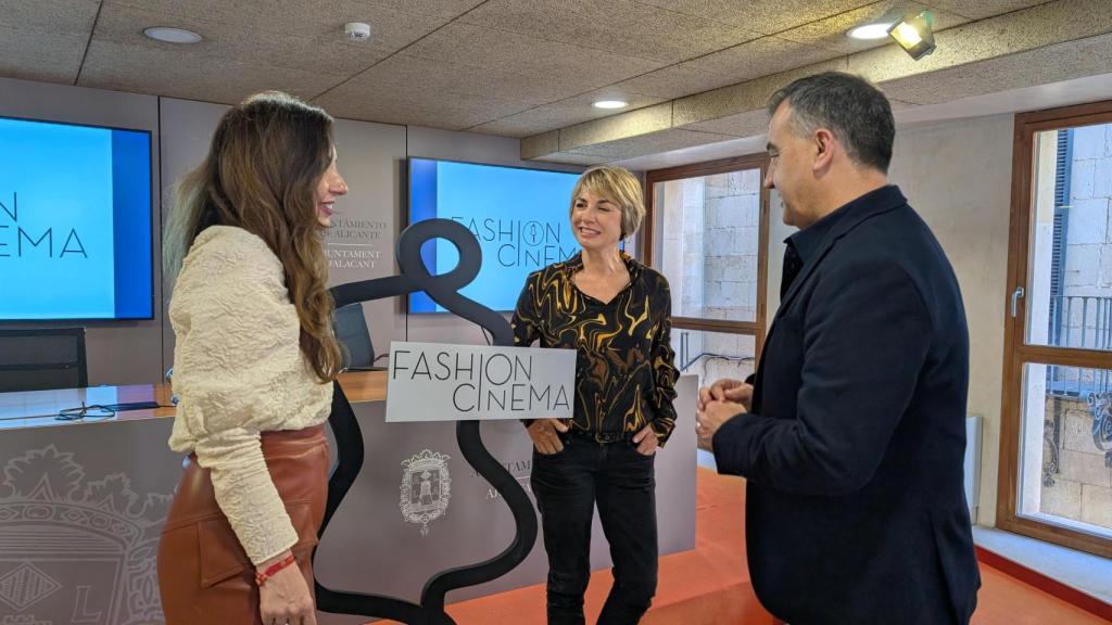 Ana Poquet, Rosario Puñales y Vicente Seva, este miércoles en la presentación de Fashion Cinema.