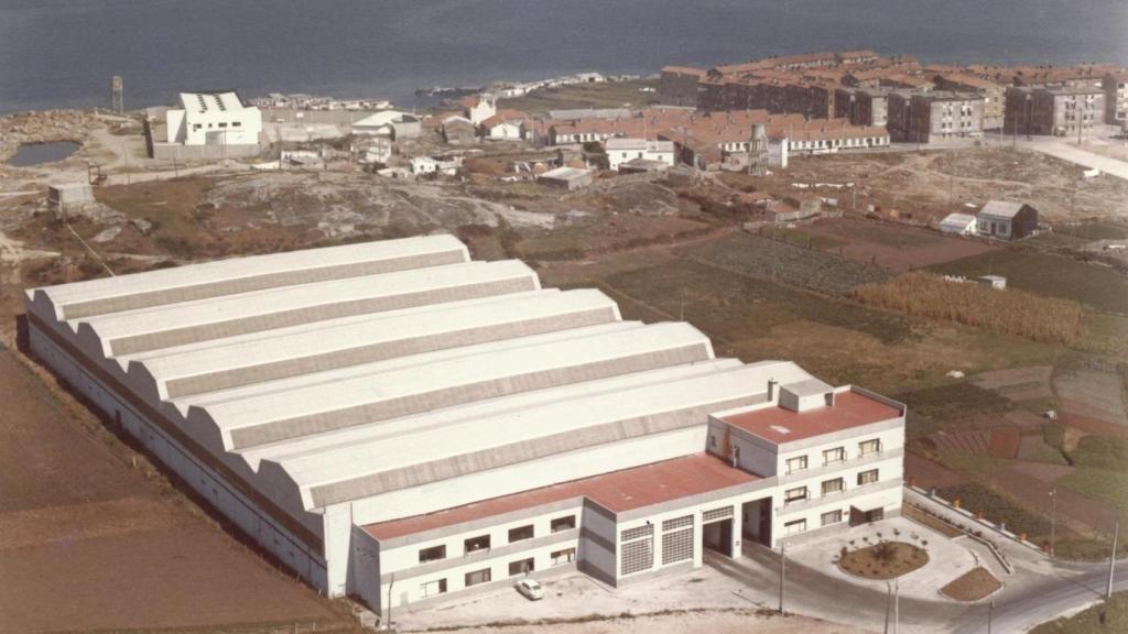 Vista aérea de las cocheras de Tranvías a finales de los años sesenta, en la zona actual de Os Rosales.
