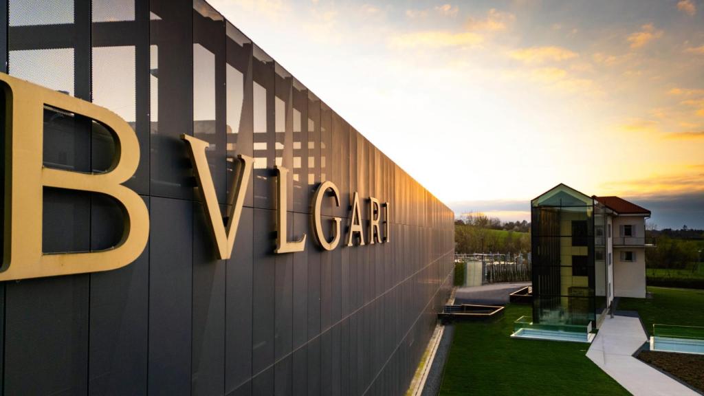 Vista general de la fábrica ubicada en Valenza.