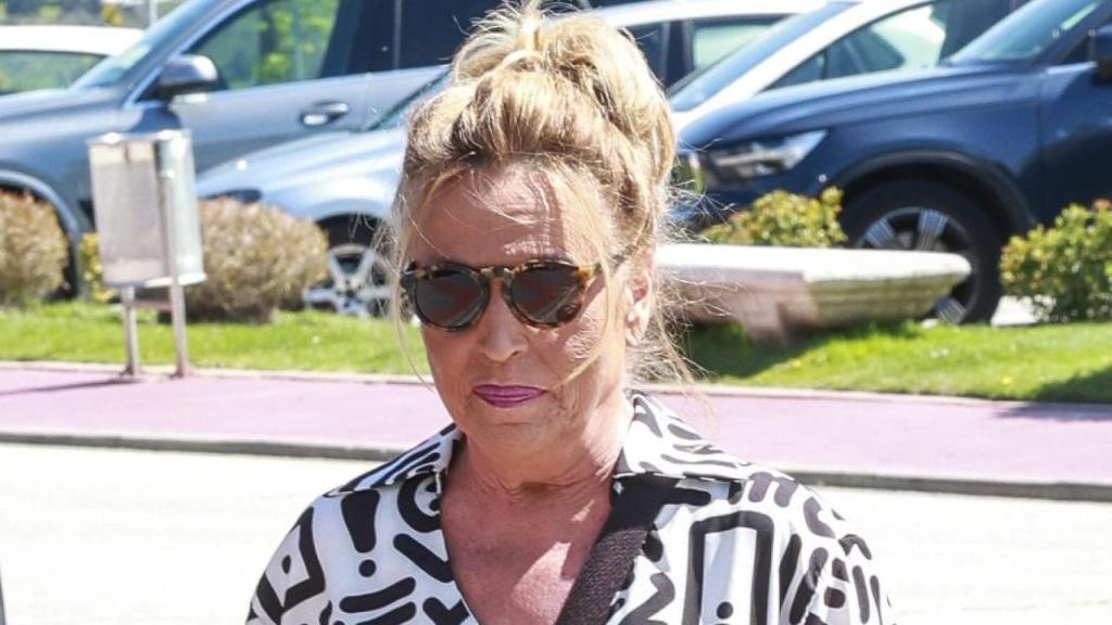 Lydia Lozano, en el tanatorio de su madre, Sol Hernández.