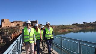 Visita a las modernizaciones en la zona regable de Peñarroya. Foto: JCCM.