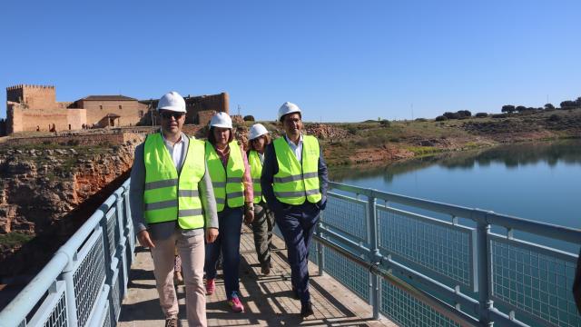 Visita a las modernizaciones en la zona regable de Peñarroya. Foto: JCCM.