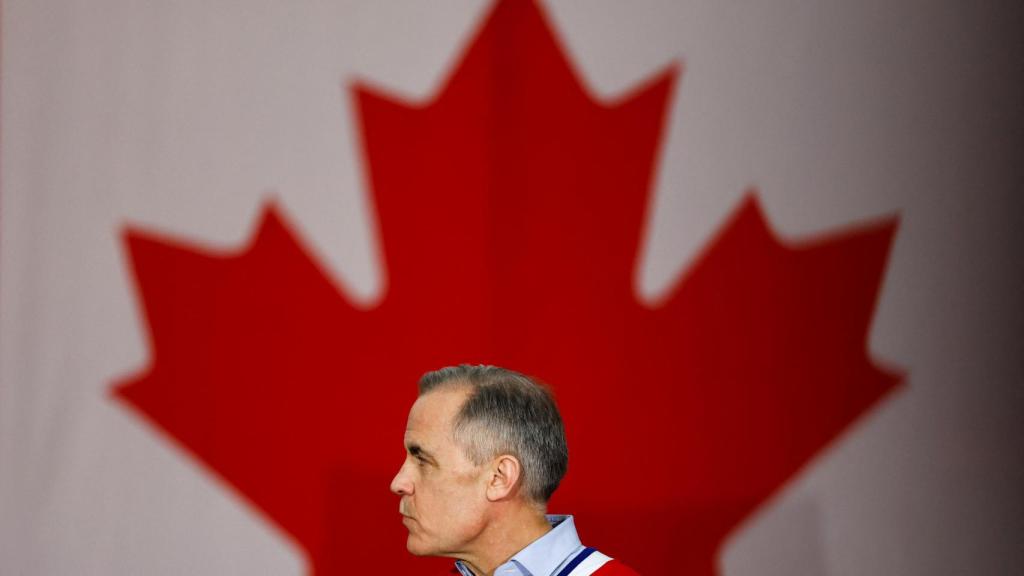 El primer ministro de Canadá, Mark Carney, asiste a un mitin durante su gira de campaña electoral del Partido Liberal en Laval, Quebec, Canadá, el 22 de abril de 2025.