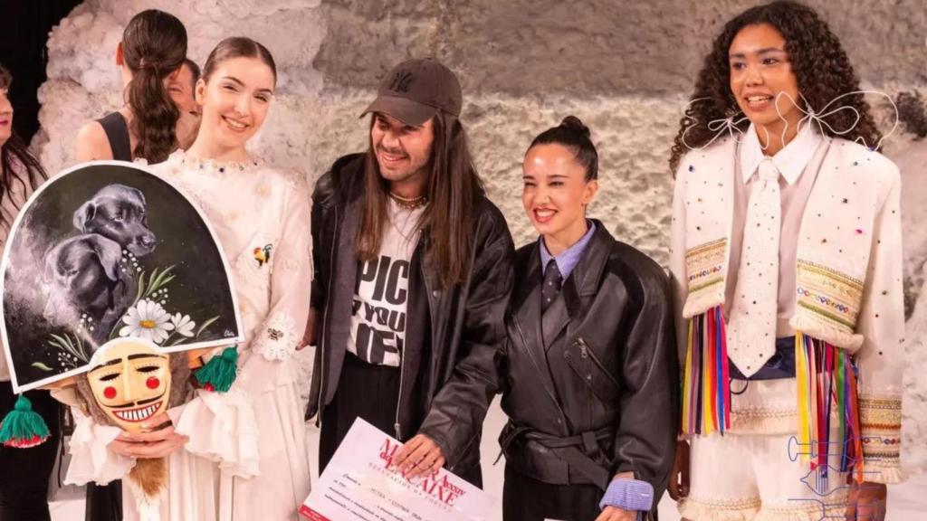 Dos hermanos coruñeses triunfan en la Mostra de Encaixe de Camariñas.