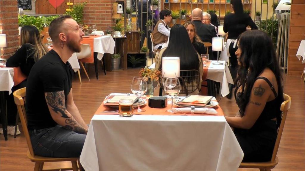 Momento de la cita entre Xiomara y Ángel, en 'First Dates'