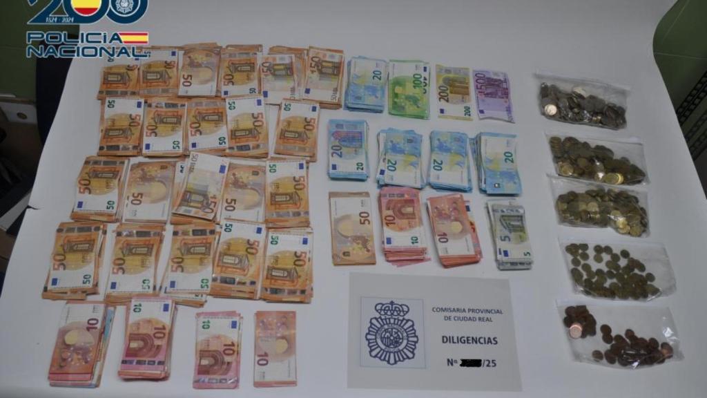 Dinero en efectivo incautado.