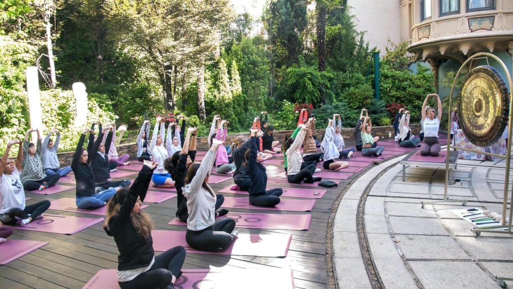 Yoga por Refugio CEAR.
