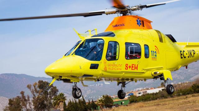 Uno de los helicópteros del servicio de emergencias de la Generalitat, en una operación anterior.