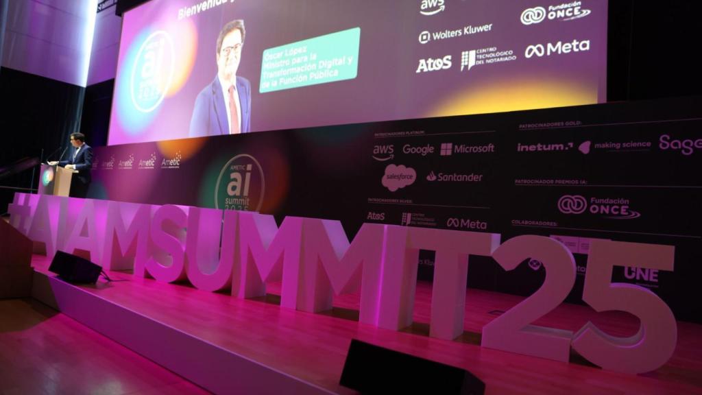 Un instante durante la inauguración del AI Summit de AMETIC 2025.