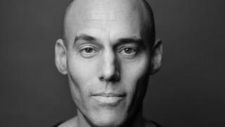 Joshua Oppenheimer estrena 'The End': “Nos hemos encerrado voluntariamente en un búnker nacionalista”