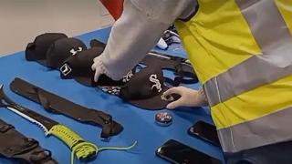 Material intervenido por la Policía Nacional en una operación contra bandas latinas en Valladolid