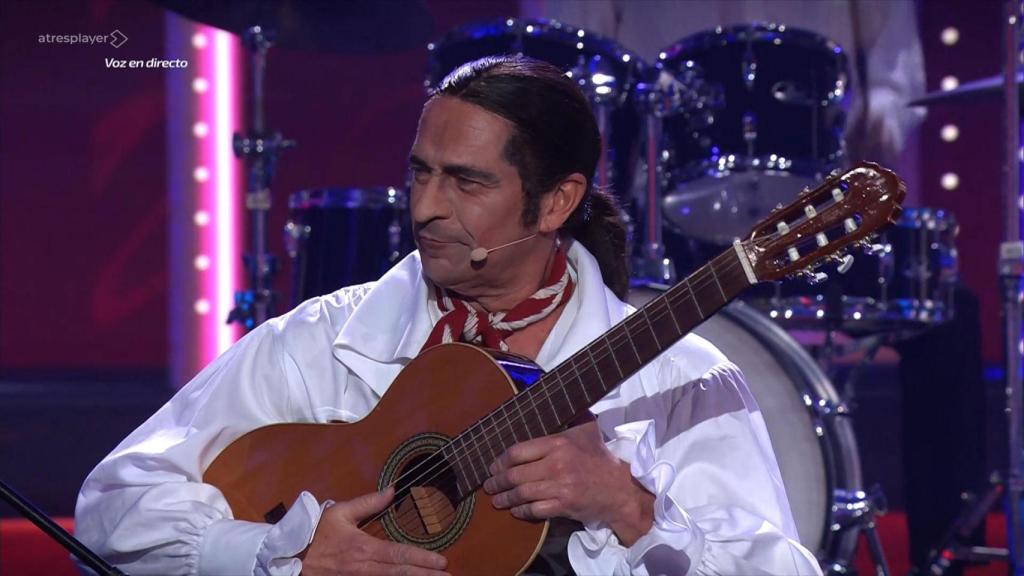 Bertín Osborne como Antonio Flores en 'Tu cara me suena'.