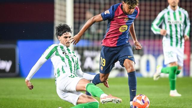 Imagen un encuentro entre el Barcelona F.C. y el Real Betis Balompié.