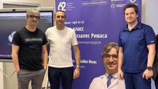 El gallego Diego González Rivas lleva la cirugía torácica robótica uniportal a Rusia