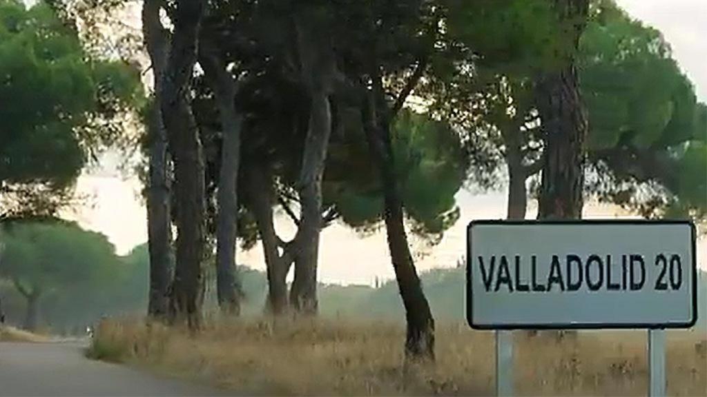 Imagen de la segunda parte de Memento Mori y un cartel de Valladolid