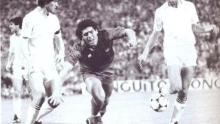 Maradona, con el FC Barcelona, en la final contra el Real Madrid de la Copa del Rey 1983