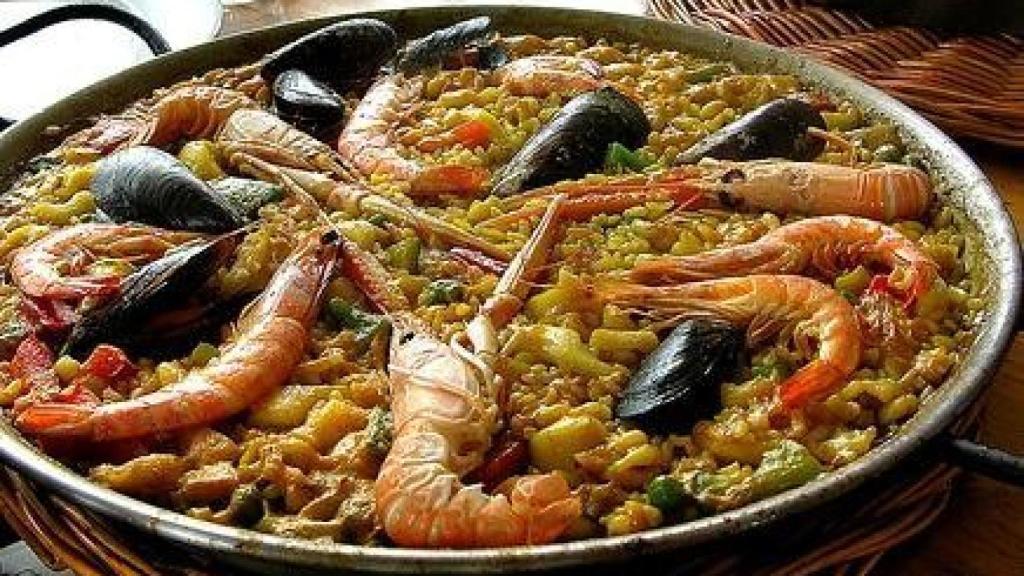 El plato típico de Valencia que está repleto de proteínas: una receta que arrasa en toda España
