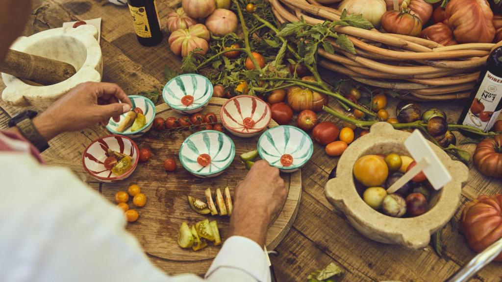 Una ventana a la despensa del hotel Marbella Club.