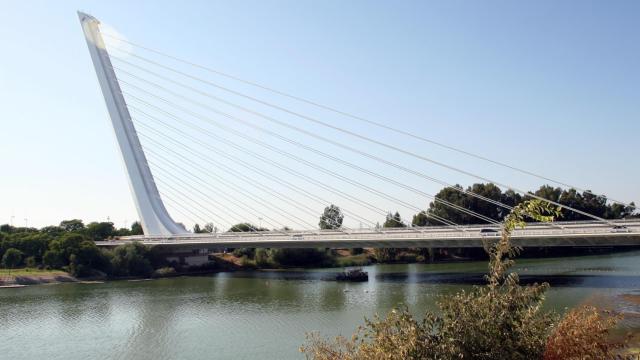 El puente del Alamillo, una de las vías de acceso al Estadio de La Cartuja.