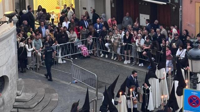 Vallas en Tomás de Ybarra al paso de El Cachorro.