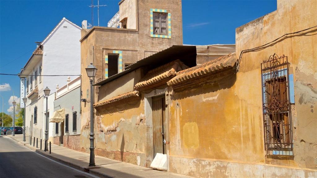 El barrio con la renta más baja de Valencia. Expedia