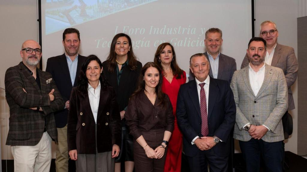 Organizadores y participantes del foro