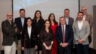 Organizadores y participantes del foro