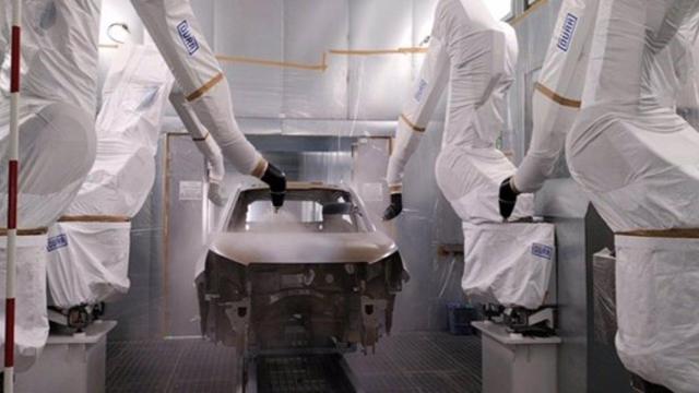 Taller de pintura de la fábrica de Stellantis en Vigo