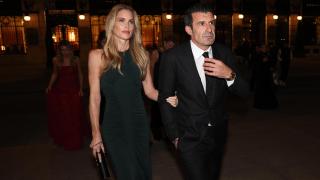 La cita 'incómoda' de Luis Figo, su mujer, Helen Svedin, y su hija, Daniela en un restaurante de madrid