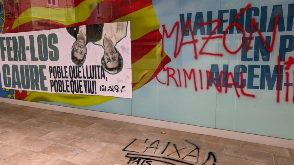 Pintadas en la sede del PPCV. PPCV