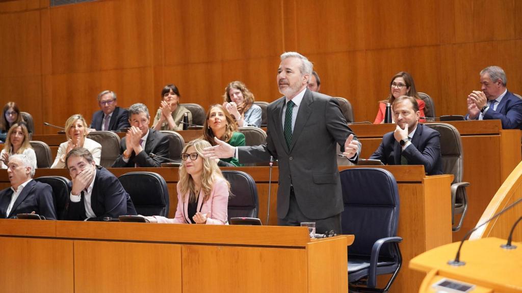 Azcón, este viernes en el pleno de las Cortes de Aragón.