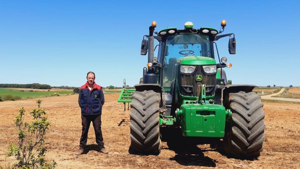 Álvaro Díez, agricultor de la Comarca de Tábara que sufre daños en sus cultivos