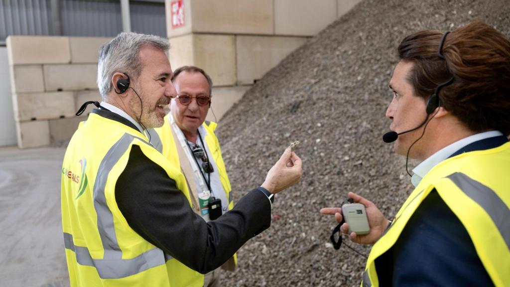 Azcón, en las instalaciones de Scanmetals en Pedrola