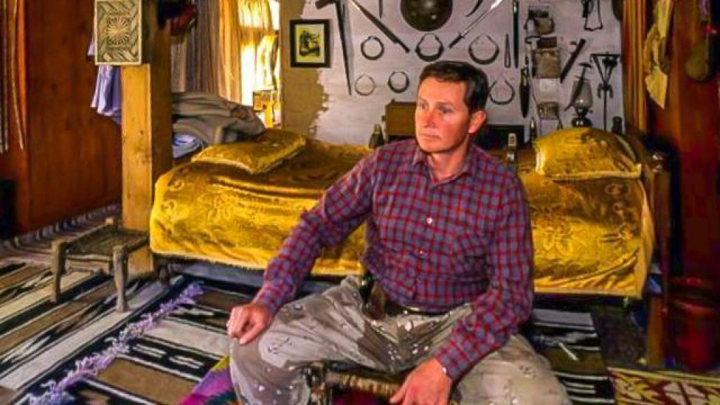 El francovalenciano, fotografiado en su vivienda de la región pakistaní de Chitral.