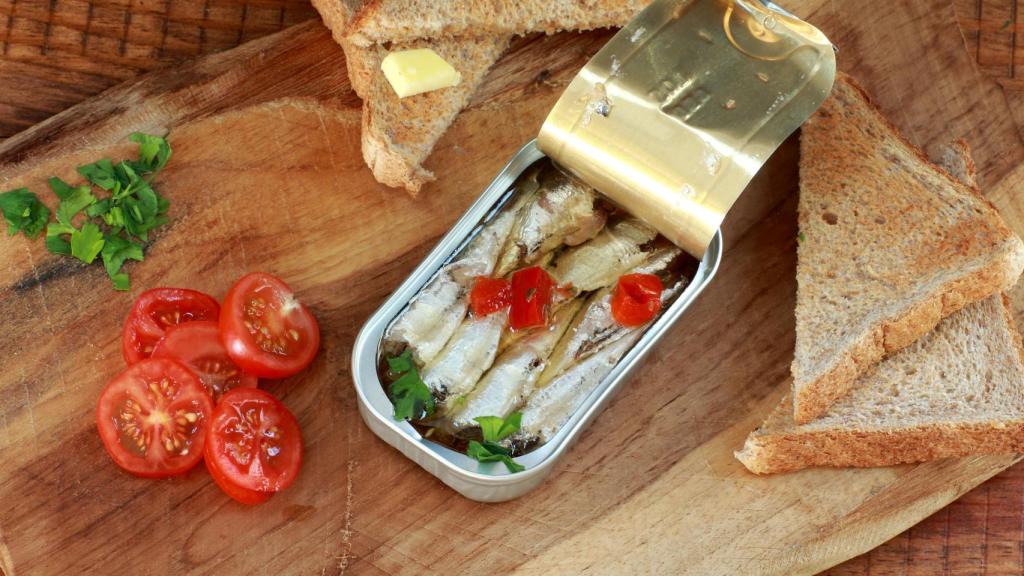 Una lata de sardinas.