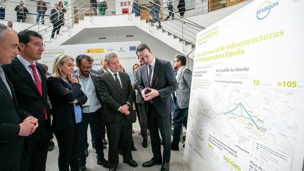 Centro Nacional del Hidrógeno de Puertollano (Ciudad Real) ha acogido este viernes al acto de lanzamiento del Plan Conceptual de Participación Pública (PCPP) de la red de hidrógeno.