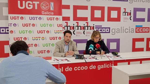 Los secretarios xerais de UGT Galicia, Cristóbal Medeiros, y Comisións Obreiras, Amelia Pérez, en rueda de prensa.