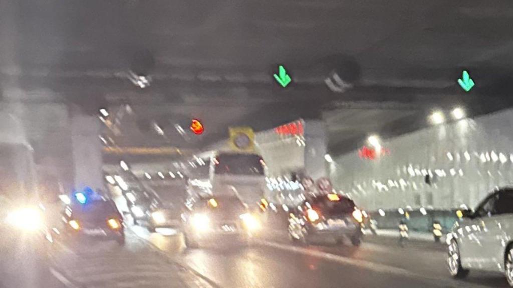 Un autobús queda atascado en el túnel de María Pita, en A Coruña