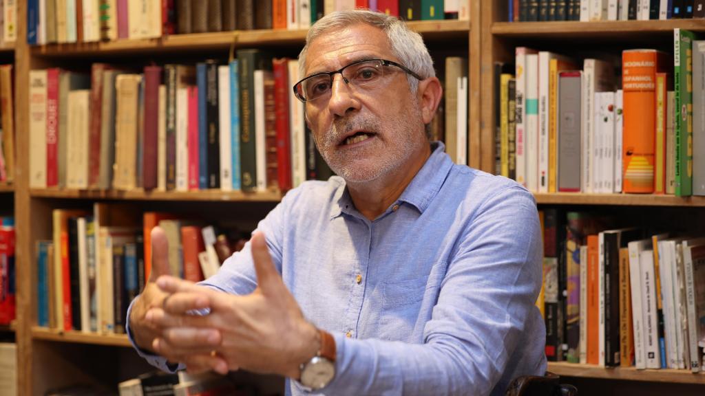 El excoordinador federal de Izquierda Unida Gaspar Llamazares durante la presentación de un libro, en 2023.