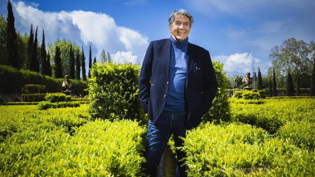 Lorenzo de Médici durante la entrevista con EL ESPAÑOL, en los jardines del Palacio de Bacalhôa.