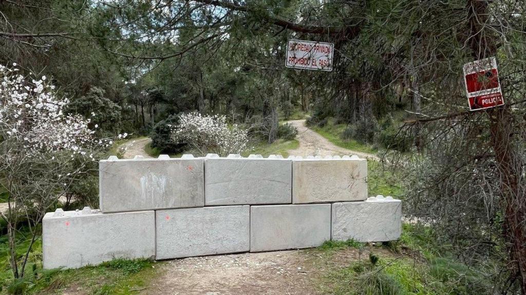 El acceso a la Presa del Gasco por la Finca La Isabela, actualmente cortado.