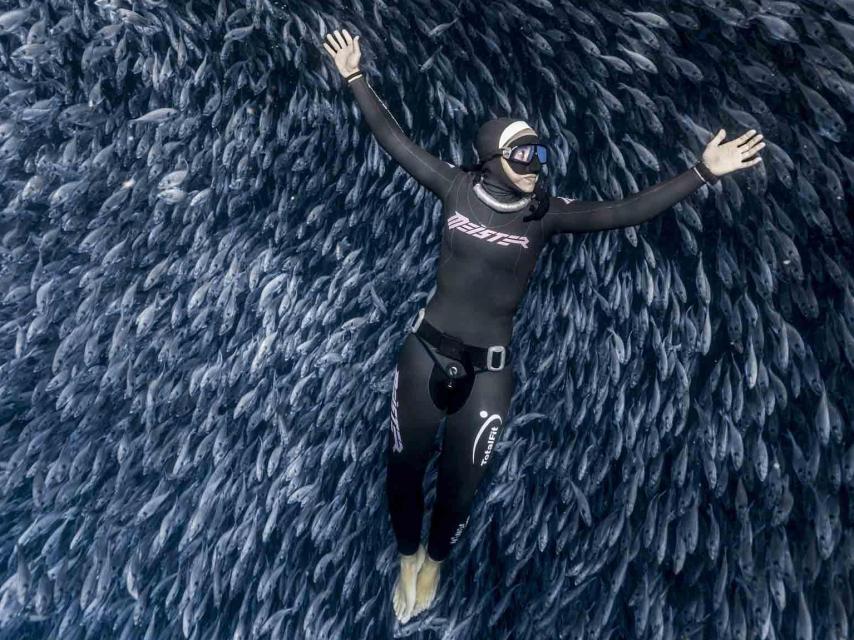 La apneísta cuenta con 16 récords nacionales absolutos de profundidad.