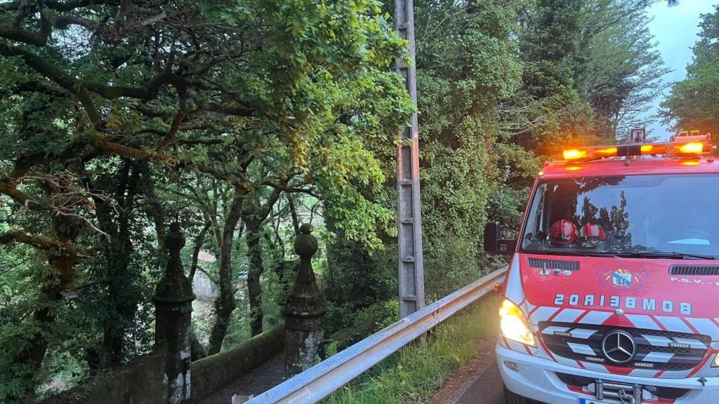 Declarado un incendio en el Pazo de Faramello, en Rois.
