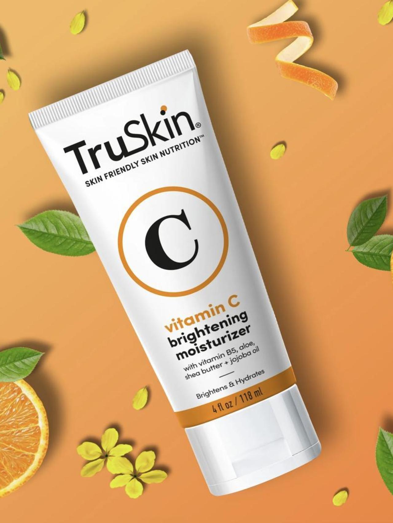 Esta crema antienvejecimiento de Walmart cuenta con decenas de reseñas positivas.