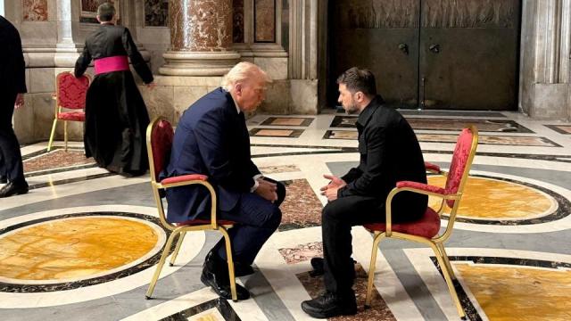 Trump y Zelenski se vieron durante el funeral del papa Francisco.