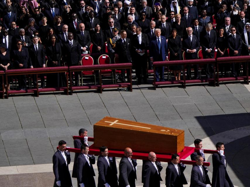El féretro de Francisco I, ante mandatarios de todo el mundo.